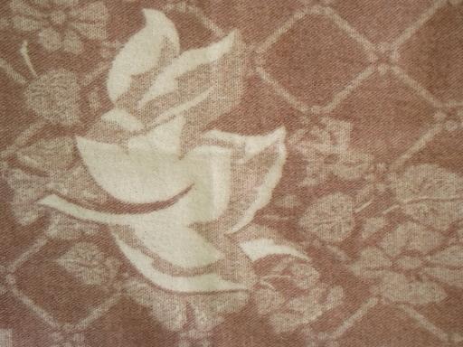 photo of unused vintage wool camp blanket w/ dutch tulips, old Orr label #6