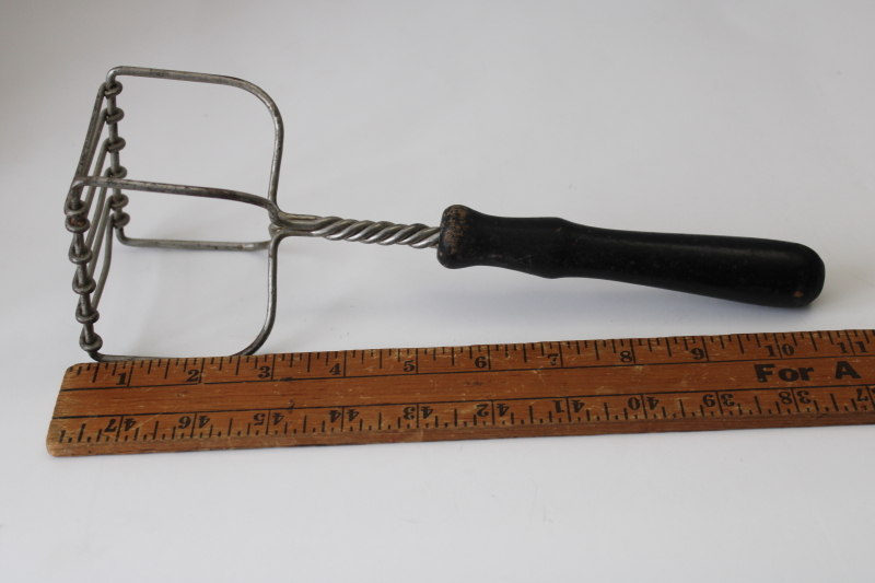 photo of very old twisted wire potato masher w/ wood handle, primitive vintage kitchen tool  #6