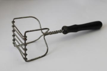 very old twisted wire potato masher w/ wood handle, primitive vintage kitchen tool 