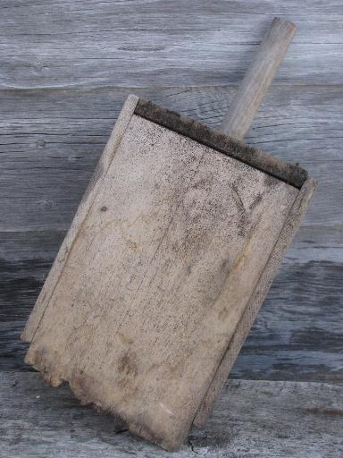 photo of very primitive vintage farm feed bin scoop, rough old wood box w/ handle #4