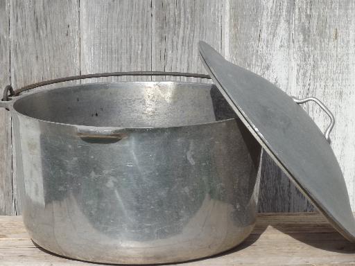 photo of vintage 12 qt dutch oven w/ wire bail handle, huge camp kettle cooking pot  #6