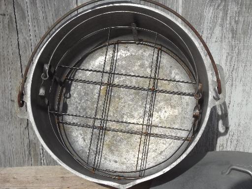 photo of vintage 12 qt dutch oven w/ wire bail handle, huge camp kettle cooking pot  #10