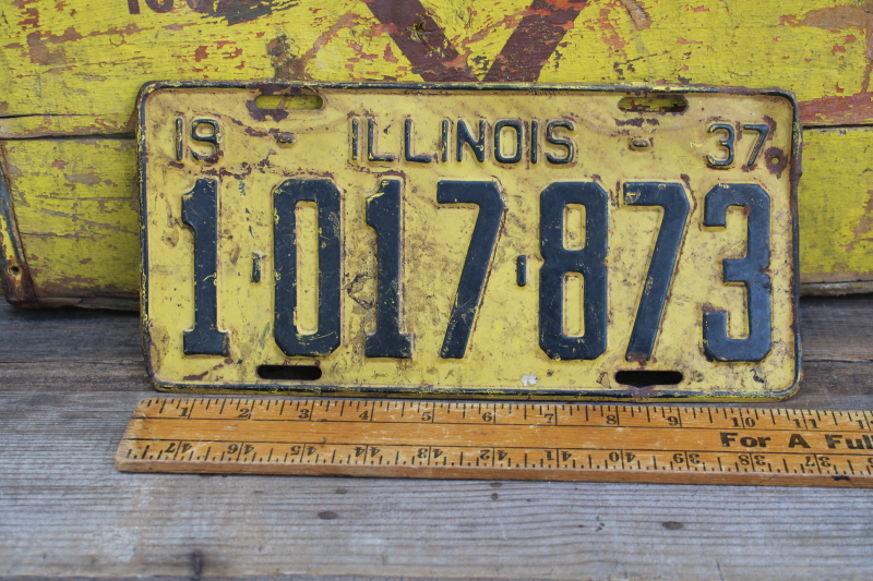 photo of vintage 1937 Illinois license plate, early automotive collectible #2
