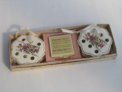 photo of vintage 1940s - 50s Mademoiselle china pomenders, closet sachets in box #1