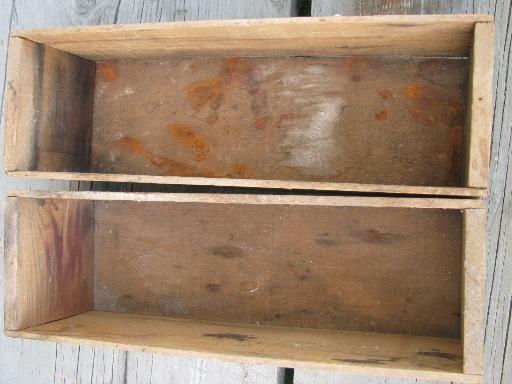 photo of vintage 5 lb E-Z Cheese boxes, primitive old wooden cheese boxes lot #3