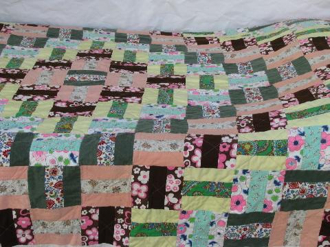 photo of vintage 50s floral patchwork quilt w/ sawtooth border edge, retro shabby chic #1