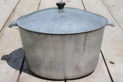 photo of vintage 6 quart dutch oven / chili pot, Sears hammered aluminum pot w/ lid #1