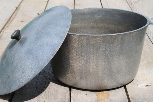 photo of vintage 6 quart dutch oven / chili pot, Sears hammered aluminum pot w/ lid #3