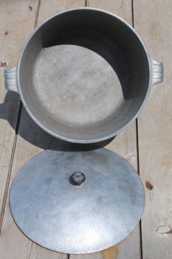 photo of vintage 6 quart dutch oven / chili pot, Sears hammered aluminum pot w/ lid #4