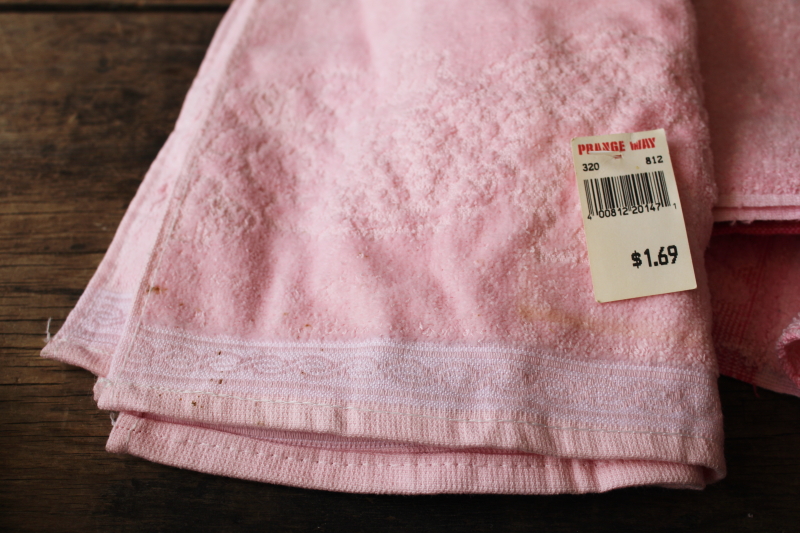 photo of vintage 70s 80s Cannon Royal Family bath towels, candy pink w/ sculptured shells #6