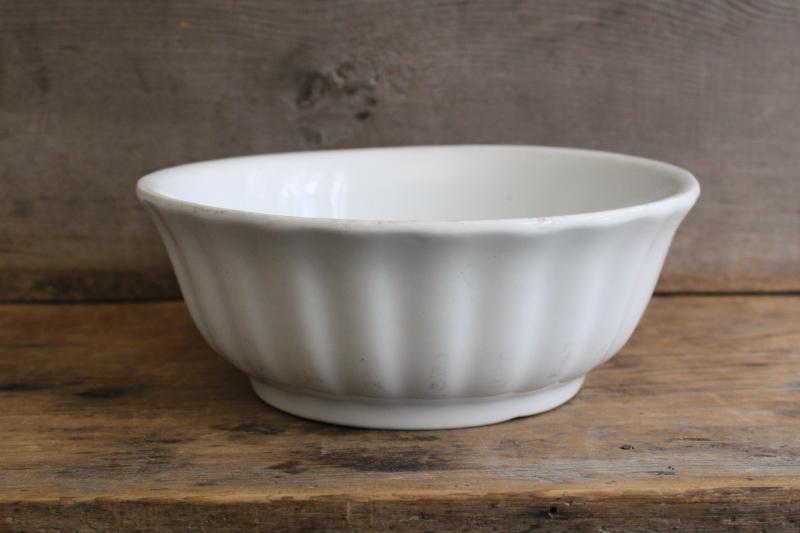 photo of vintage Alfred Meakin Royal Ironstone china bowl w/ fluted ladyfinger shape #1