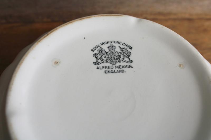 photo of vintage Alfred Meakin Royal Ironstone china bowl w/ fluted ladyfinger shape #5