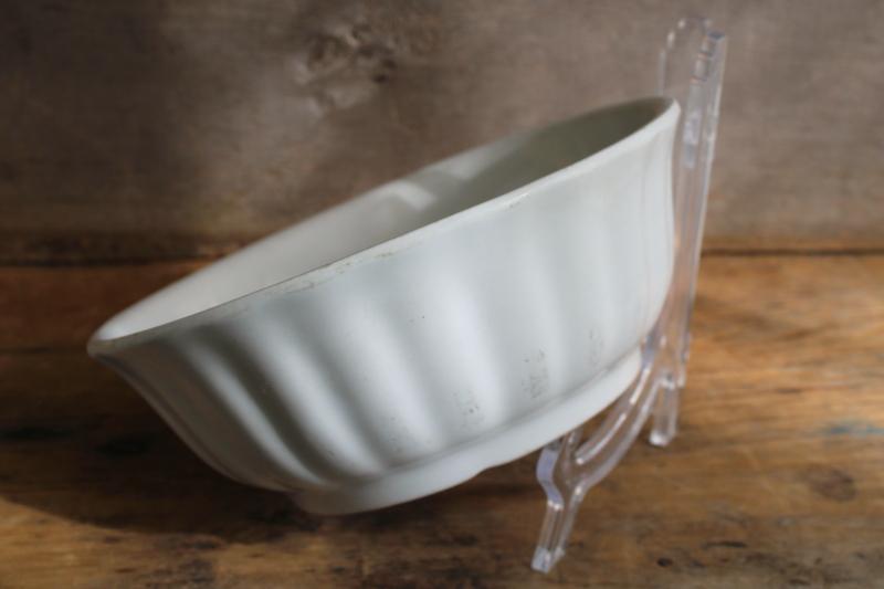 photo of vintage Alfred Meakin Royal Ironstone china bowl w/ fluted ladyfinger shape #8