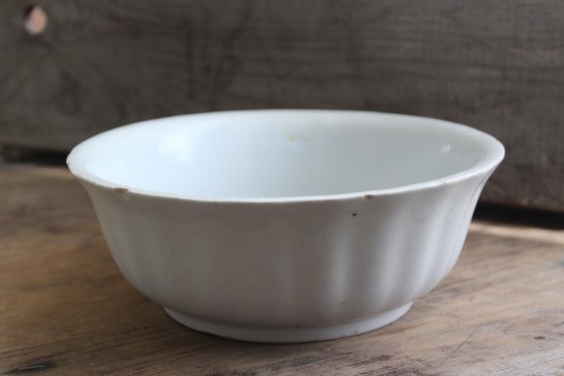 photo of vintage Alfred Meakin Royal Ironstone china bowl w/ fluted ladyfinger shape #1