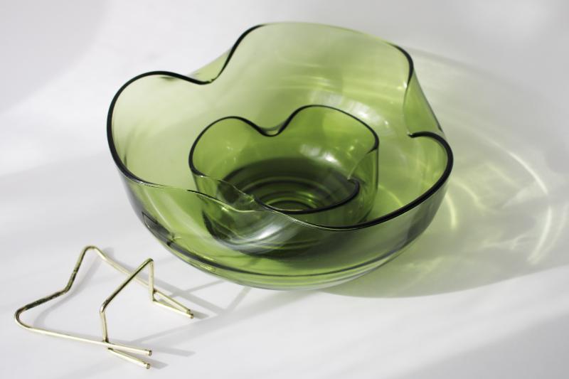 photo of vintage Anchor Hocking avocado green glass chip & dip bowls w/ rack, 70s mod pinch shape #11