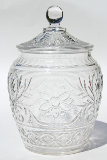 photo of vintage Anchor Hocking sandwich pattern glass cookie jar, crystal clear color #2