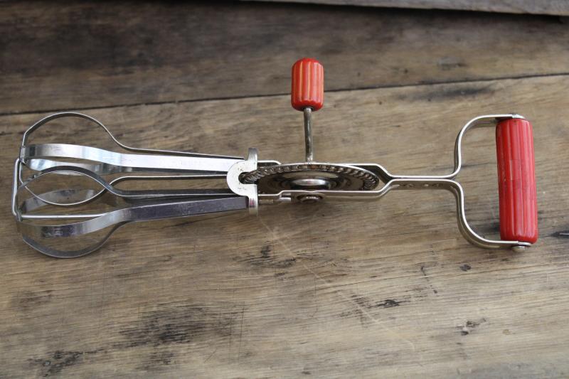 photo of vintage Androck rotary egg beater, hand crank mixer w/ red bakelite handles #1