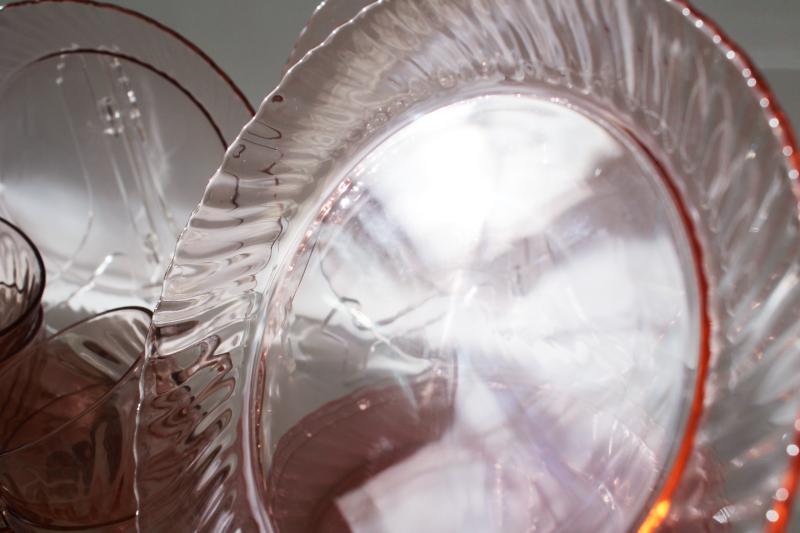 photo of vintage Arcoroc swirl pattern glass dishes set for four, depression glass pink color #2