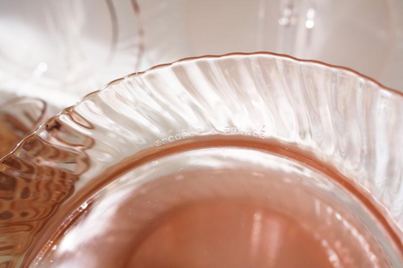 photo of vintage Arcoroc swirl pattern glass dishes set for four, depression glass pink color #3