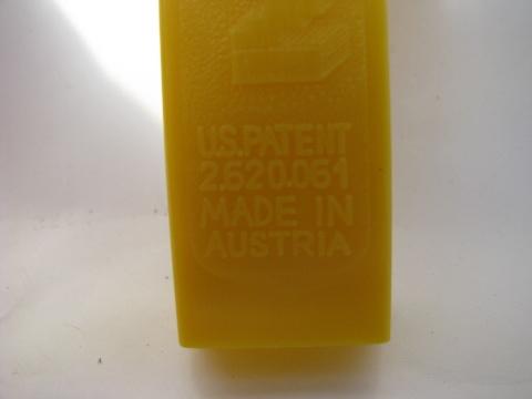 photo of vintage Austria Pez dispenser, Easter chick, no feet #6