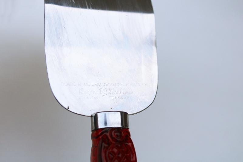 photo of vintage Avon Cape Cod cake or pie server, ruby red plastic handle stainless #3