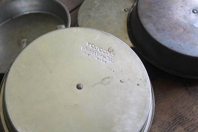 photo of vintage Bake King bakeware, round cake baking pans w/ release sliders #2