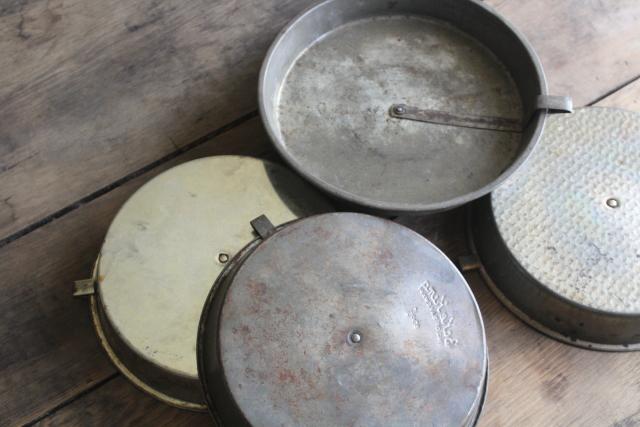 photo of vintage Bake King bakeware, round cake baking pans w/ release sliders #8