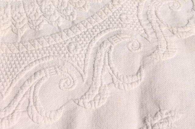 photo of vintage Bates bedspread, full double Queen Elizabeth heavy ivory cotton w/ fringe #3