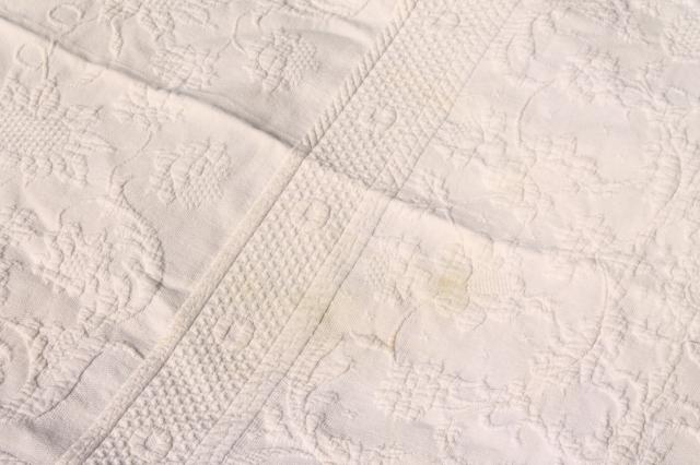 photo of vintage Bates bedspread, full double Queen Elizabeth heavy ivory cotton w/ fringe #11