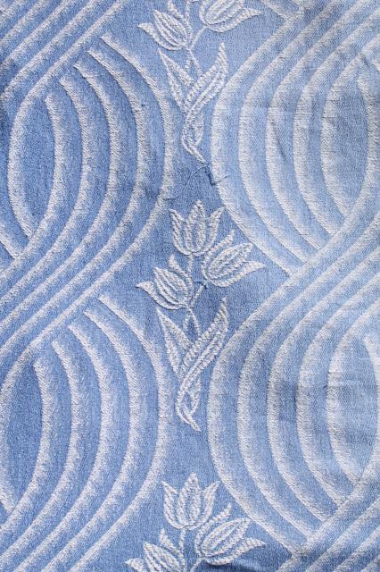 photo of vintage Bates bedspread, woven cotton bed  cover w/ dutch tulips, blue & white #1