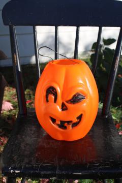 catalog photo of vintage Bayshore blow mold plastic pumpkin Halloween jack o-lantern trick or treat pail