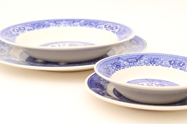 photo of vintage Blue Willow china, estate set dinnerware service for 8, dinner plates & soup bowls #8