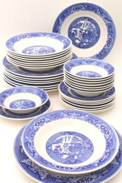 catalog photo of vintage Blue Willow china, estate set dinnerware service for 8, dinner plates & soup bowls