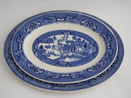 photo of vintage Blue Willow pattern Homer Laughlin china platters, big and small #1