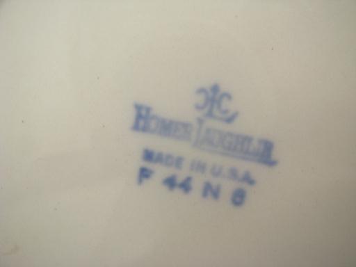 photo of vintage Blue Willow pattern Homer Laughlin china platters, big and small #5