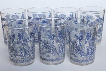 catalog photo of vintage Blue Willow pattern glass drinking glasses, go-along tumblers for china dinnerware