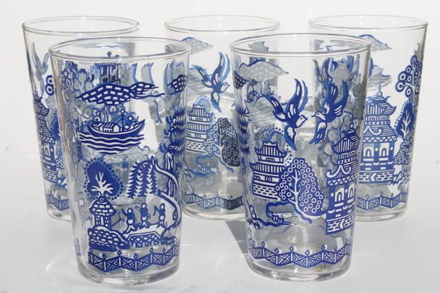 photo of vintage Blue Willow pattern glass drinking glasses, go-along tumblers for china dinnerware #1