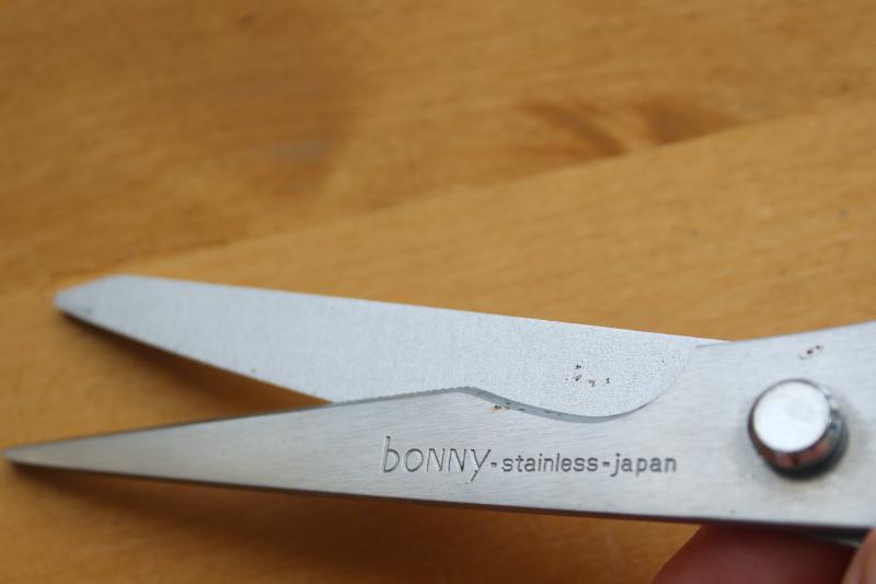 photo of vintage Bonny - Japan sewing scissors w/ fine serrated blade for cutting fabric #4