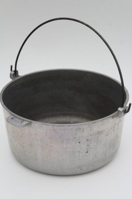 photo of vintage Cast Rite aluminum dutch oven w/ wire bail handle, camp fire cooking pot #1