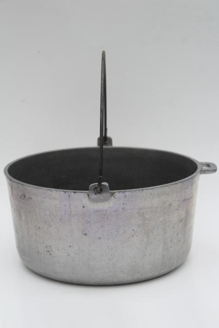 photo of vintage Cast Rite aluminum dutch oven w/ wire bail handle, camp fire cooking pot #4