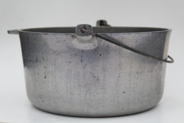 photo of vintage Cast Rite aluminum dutch oven w/ wire bail handle, camp fire cooking pot #6