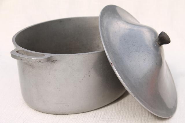 photo of vintage Cast Rite aluminum oval dutch oven roaster, chicken fryer roasting pan #4