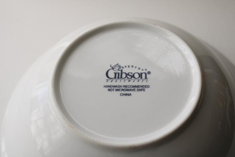 photo of vintage Christmas Charm Gibson holly border china, round serving bowl vegetable dish #3