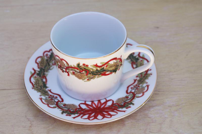 photo of vintage Christmas Garland holiday china cup & saucer set, Andrea by Sadek Japan #1