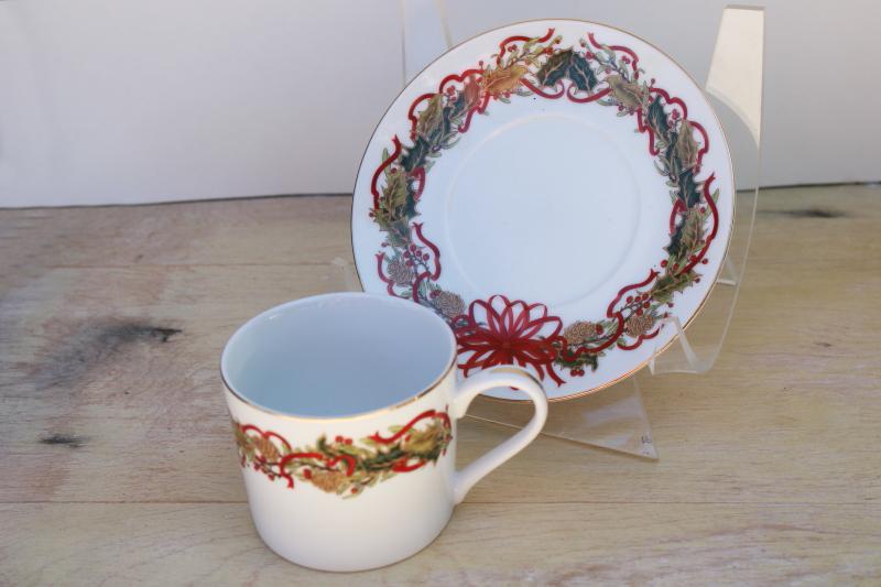 photo of vintage Christmas Garland holiday china cup & saucer set, Andrea by Sadek Japan #3