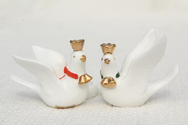 photo of vintage Christmas candle huggers, taper candles rings w/ white doves #4