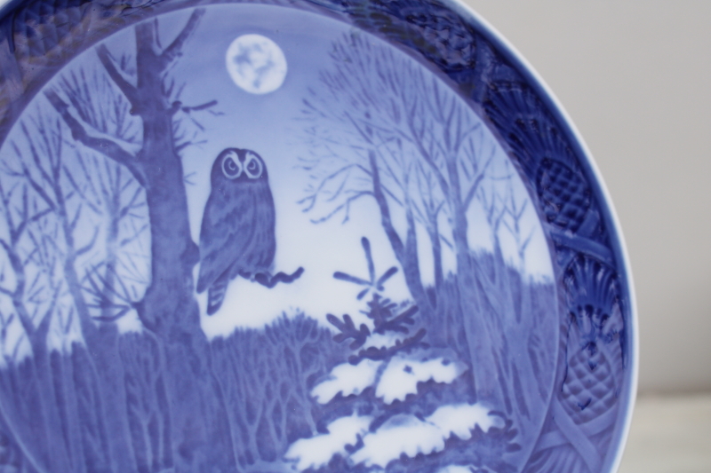 photo of vintage Christmas plate Royal Copenhagen 1974 winter twilight w/ owl, B&G blue & white #2