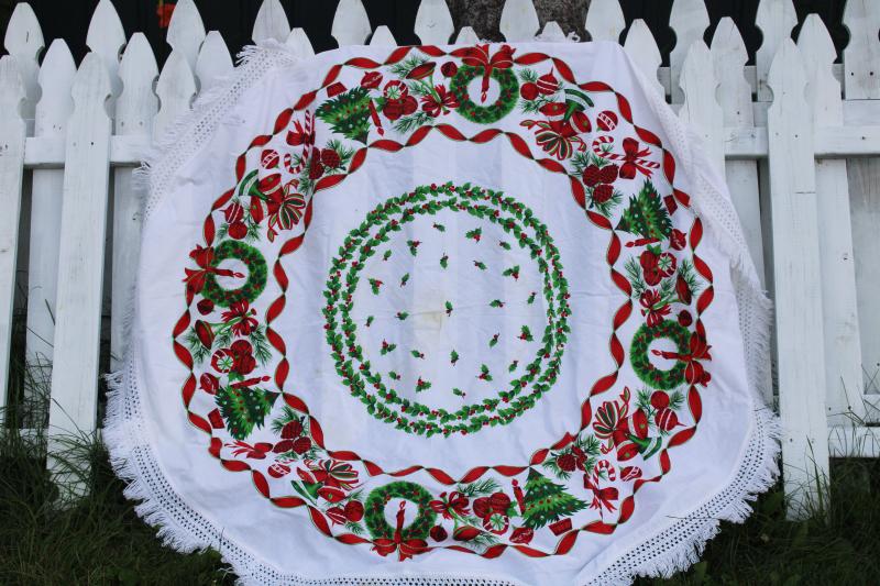 photo of vintage Christmas print cotton tablecloth, round fringed cloth for party or patio table #1