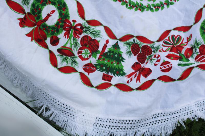 photo of vintage Christmas print cotton tablecloth, round fringed cloth for party or patio table #4