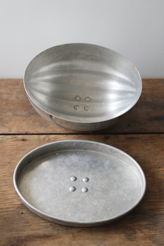 photo of vintage Christmas pudding mold, oval melon shape dome w/ handle, Wear Ever aluminum  #4